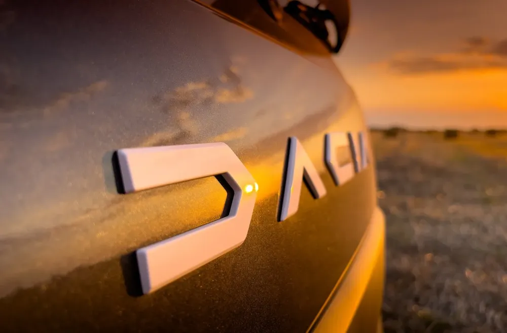 Agent Dacia près de Thorigné-Fouillard